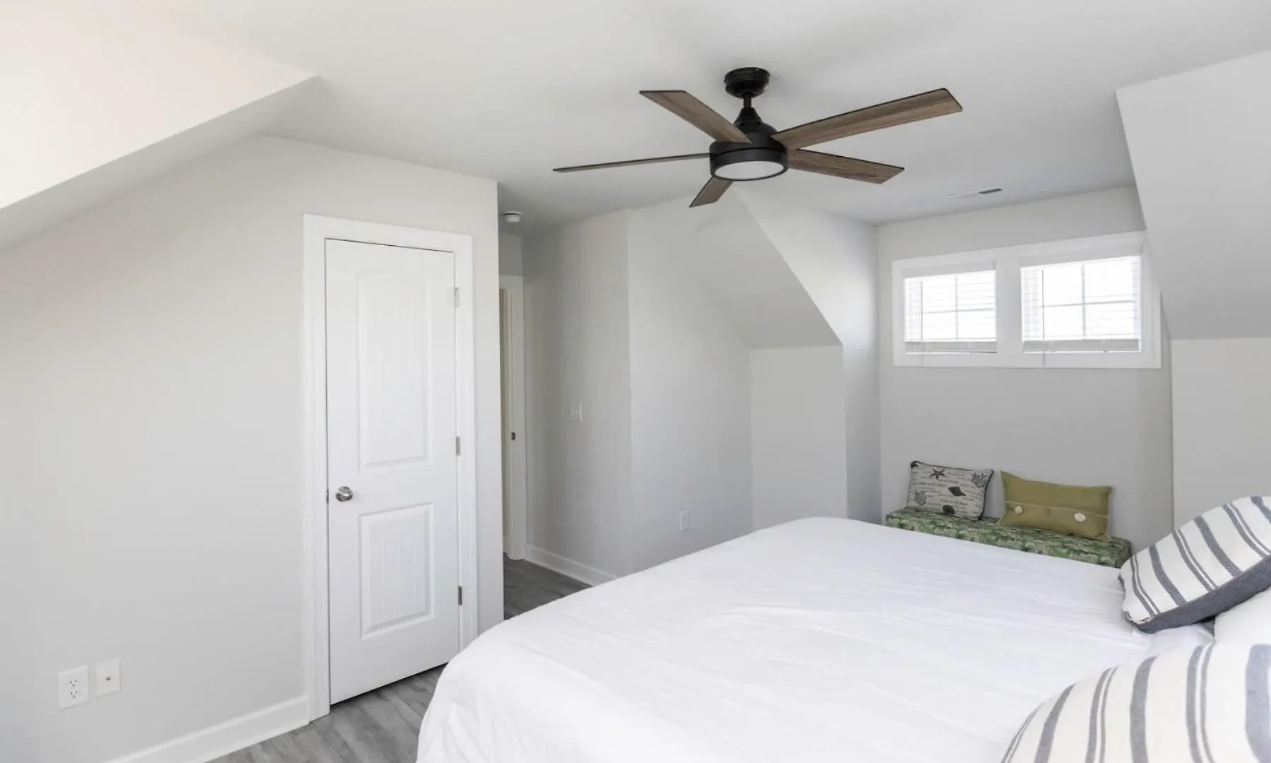 Perfect Escape With Ocean Breeze Villa Virginia Beach